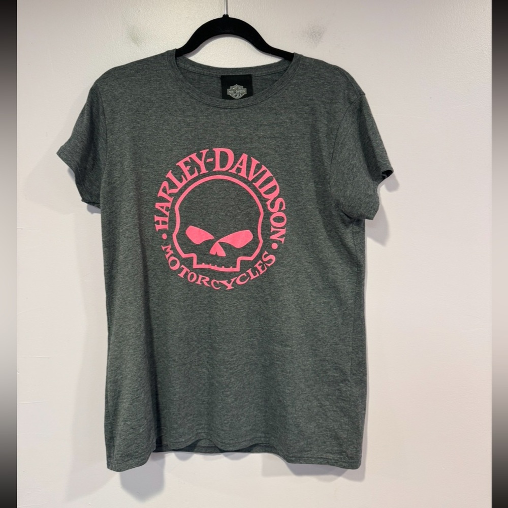 Grey and pink Harley Davidson motorcycles museum short sleeve